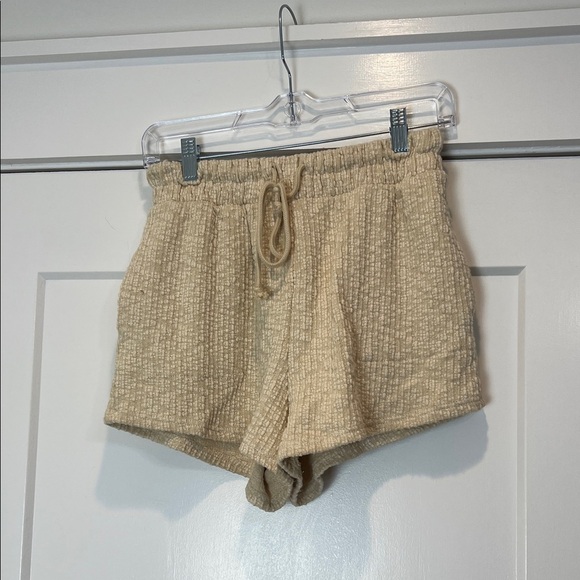 Free People Beach oasis Beige (au lait) Women's Shorts size XS. - Picture 2 of 9